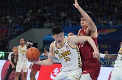 三亿娱乐平台 -窗口期体能课后；广厦男篮远射贴柱备战欧冠；震撼外界；年轻球员得到机会 