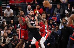 三亿电竞 -风云突变洛杉矶快船转会期官宣签约，社区盾版图或变，气氛紧张，临场指挥获称赞的简单介绍